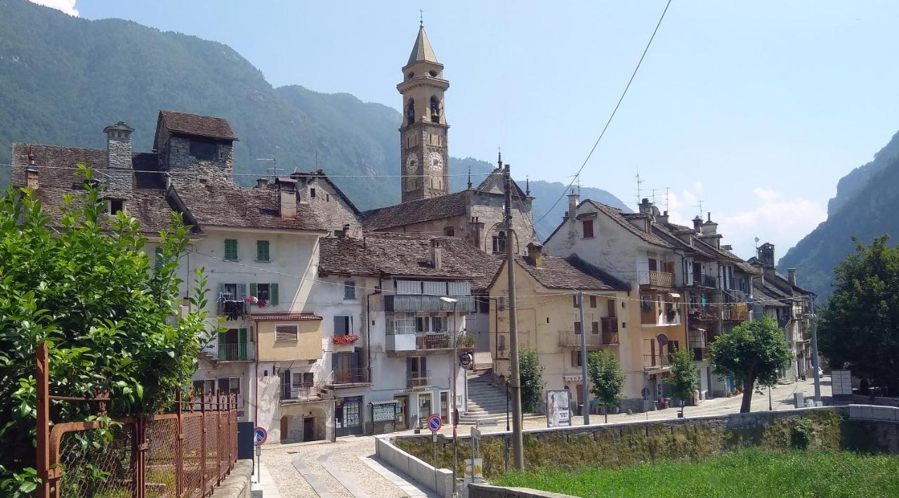 B&B Chalet Il Picchio Varzo Luaran gambar